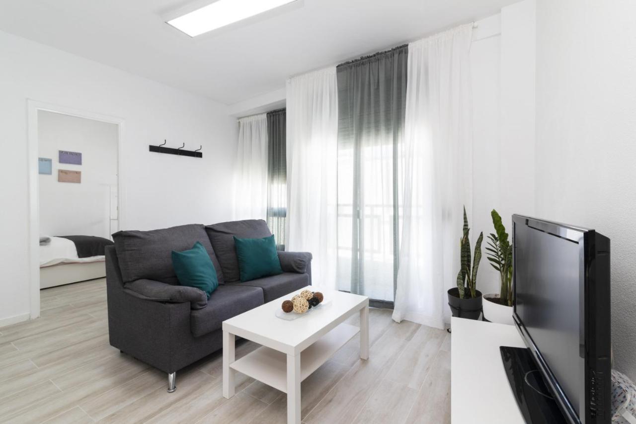 Homeforguest Amplio Apartamento En El Centro De Santa Cruz Ngoại thất bức ảnh