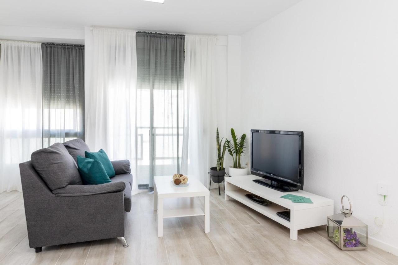 Homeforguest Amplio Apartamento En El Centro De Santa Cruz Ngoại thất bức ảnh