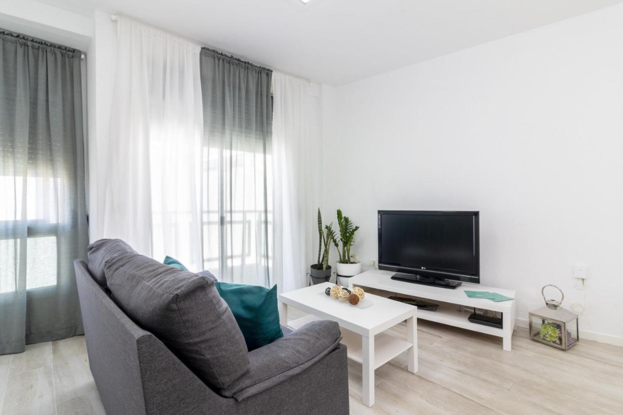 Homeforguest Amplio Apartamento En El Centro De Santa Cruz Ngoại thất bức ảnh